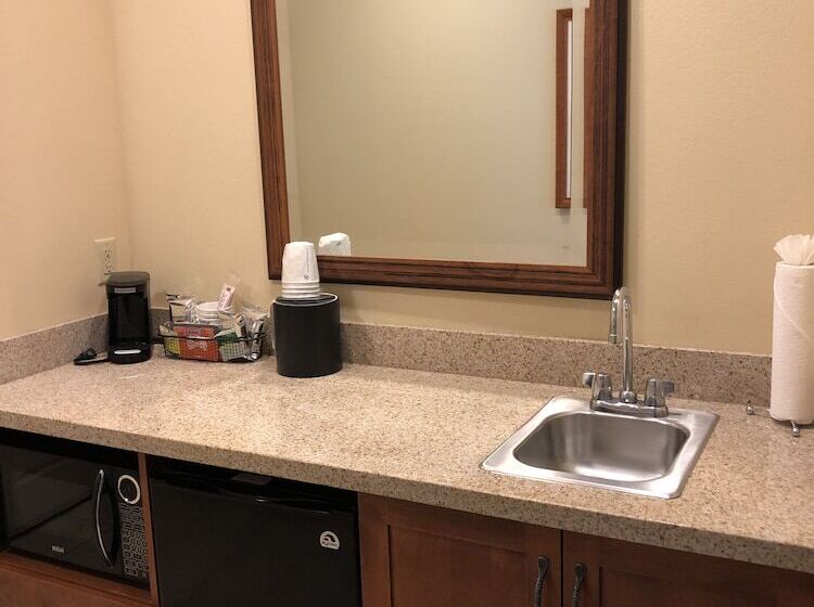 Номер Стандарт, Hampton Inn & Suites Green River