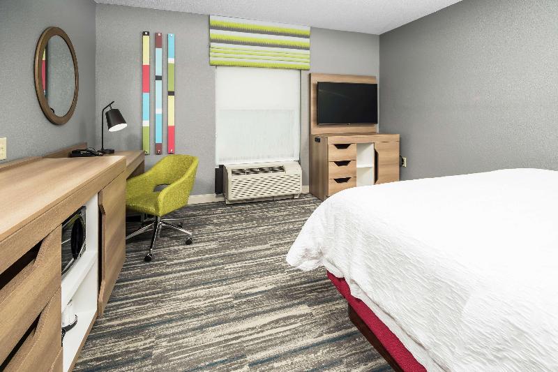 带大床的标准间, Hampton Inn Wilson Downtown
