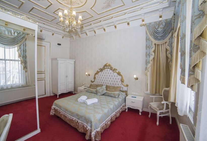 اتاق سوپریور با چشم‌انداز دریا, Hhk