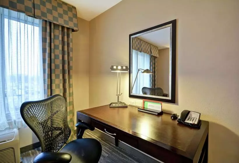 身障者適用スタンダードルーム, Hilton Garden Inn Ridgefield Park
