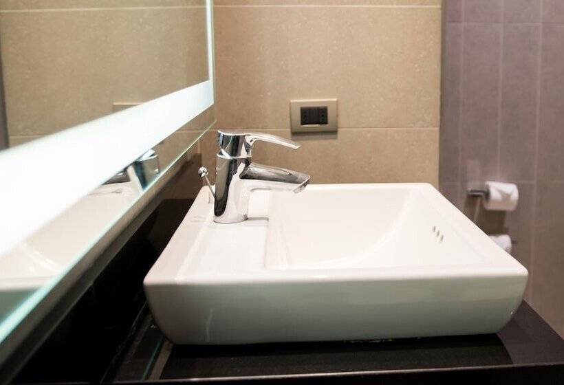 带2个双人床的标准工作室, Hilton Garden Inn Santiago Airport