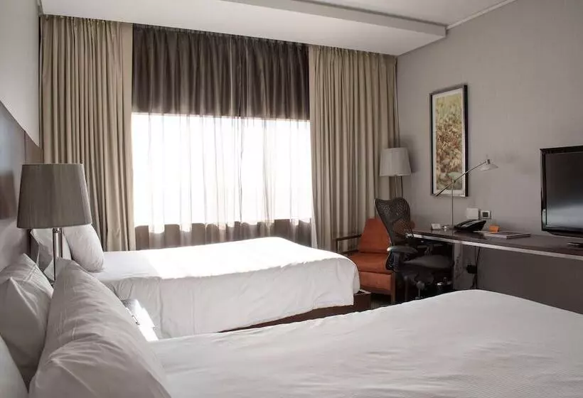 اتاق استاندارد با 2 تخت دوبل, Hilton Garden Inn Santiago Airport