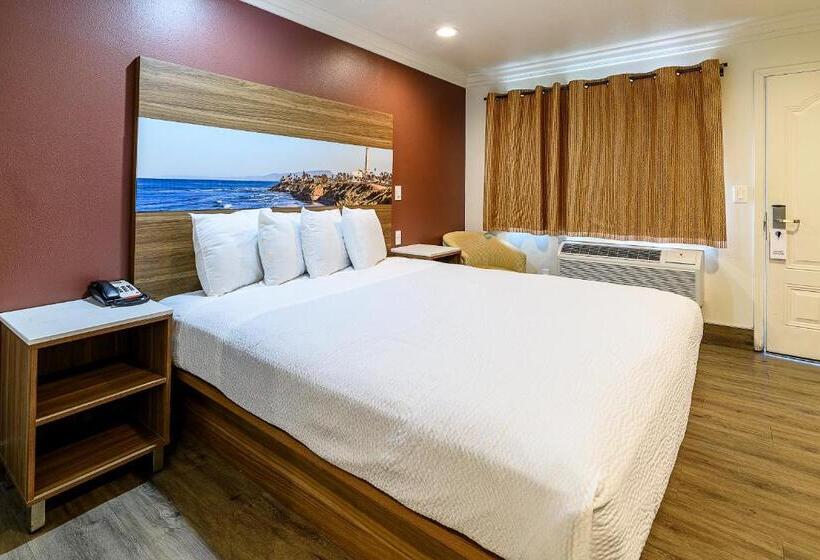 غرفة قياسية سرير كينج, Hyland Inn Near Legoland