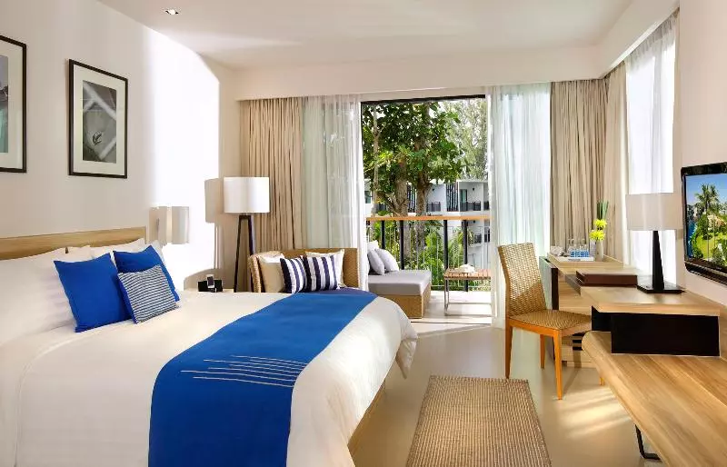 プールの見えるデラックスルーム, Le Méridien Phuket Mai Khao Beach Resort