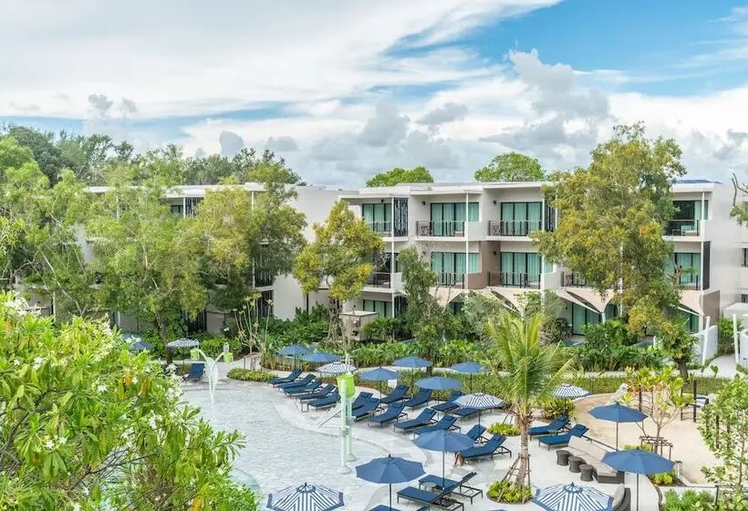 プールの見えるデラックスルーム, Le Méridien Phuket Mai Khao Beach Resort