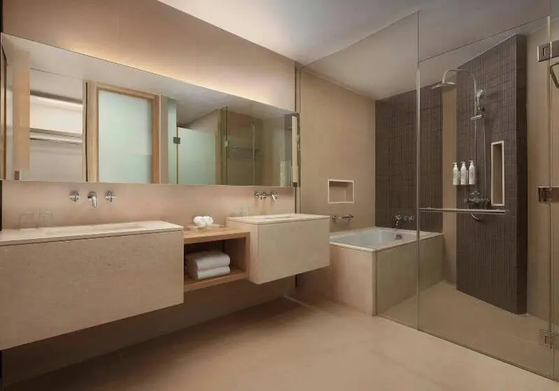 キングサイズベッドのスイートルーム, Le Méridien Phuket Mai Khao Beach Resort
