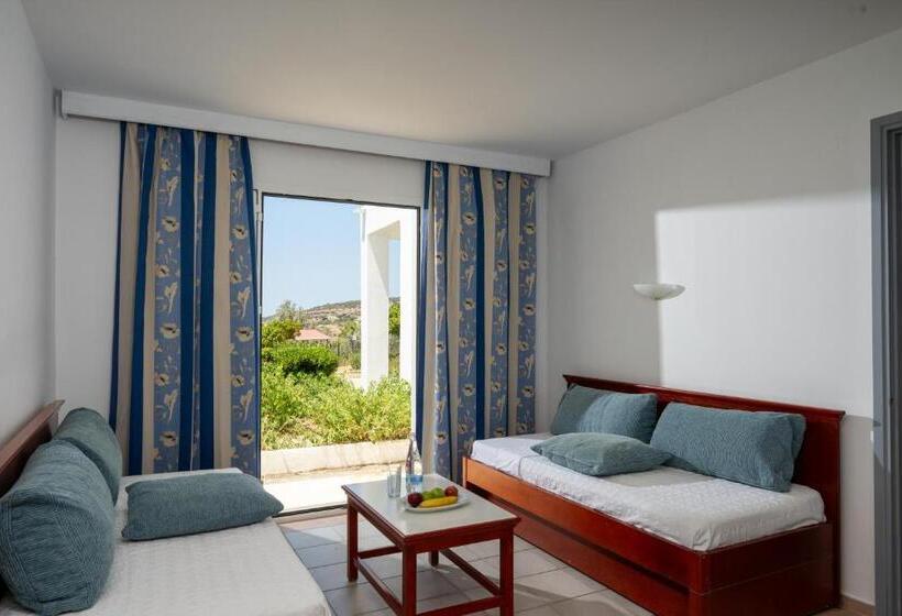 חדר משפחתי נוף לגינה, Mare Village