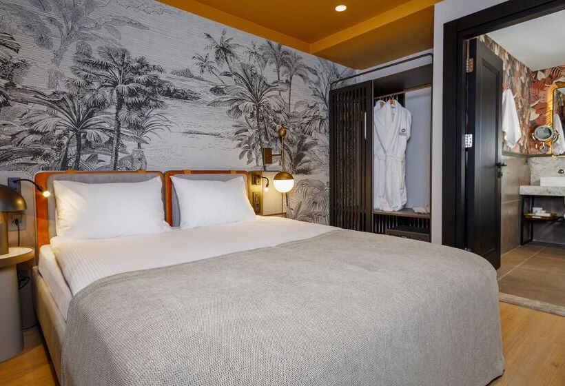 سوییت با چشمانداز دریا, Sherwood Premio