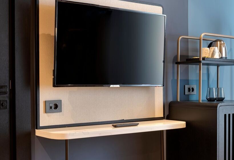 سوییت با چشمانداز دریا, Sherwood Premio