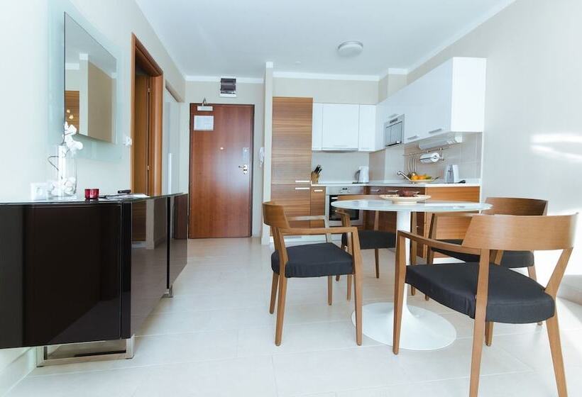 Апартаменты 2 Спальни с Балконом, The Residence Apart