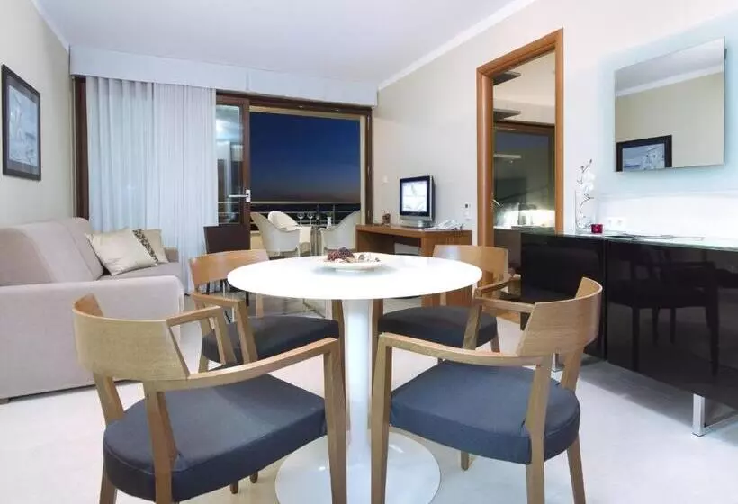 آپارتمان 1 خوابه با بالکن, The Residence Apart