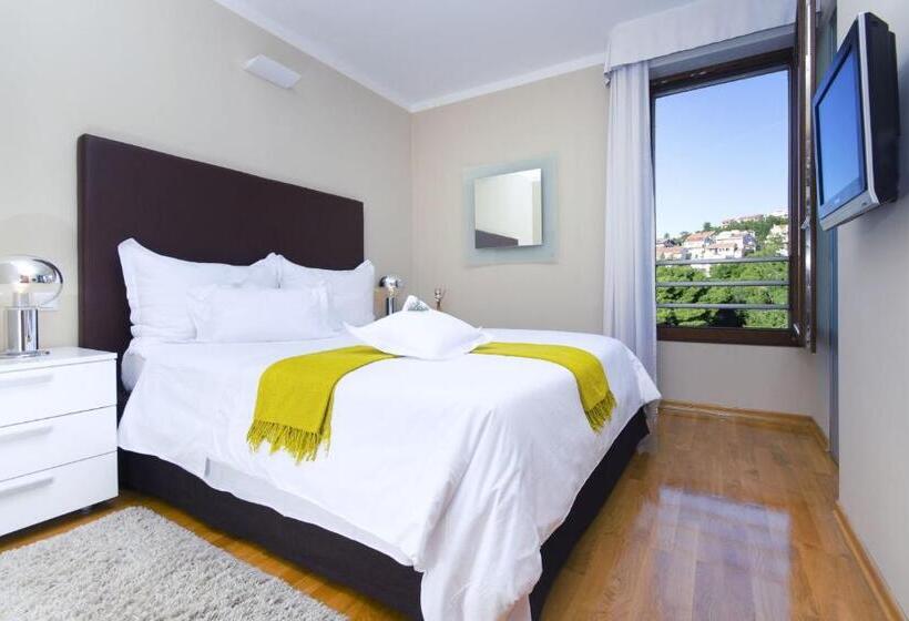 דירת שני חדרים עם מרפת, The Residence Apart