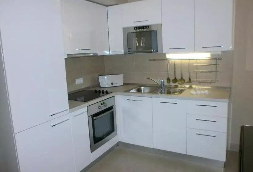 آپارتمان 1 خوابه اینتریور, The Residence Apart