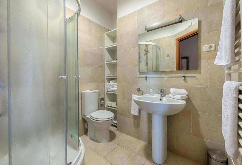 Апартаменты 2 Спальни с Садом, The Residence Apart