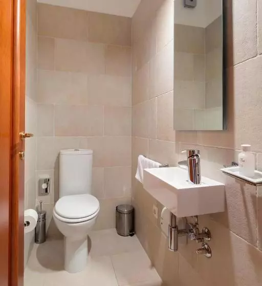 2 Bedroom Apartment With Garden, The Residence Apart