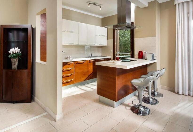 Апартаменты 2 Спальни с Садом, The Residence Apart