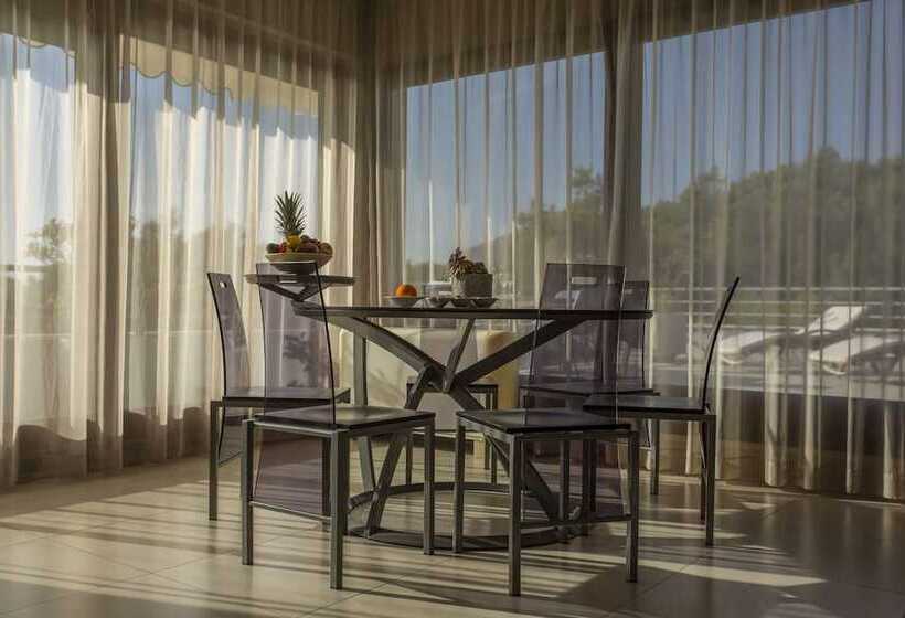 Апартаменты Deluxe 2 Спальни, The Residence Apart