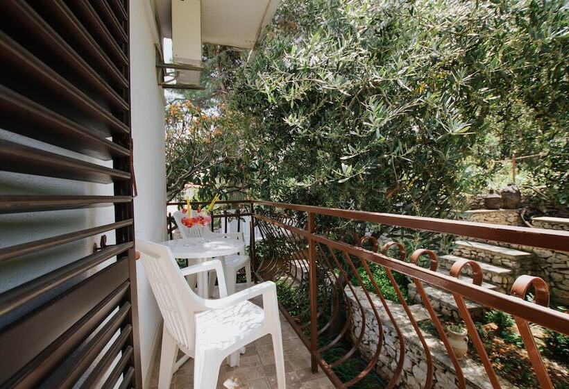 חדר סטנדרט עם מרפסת, Vila Tina