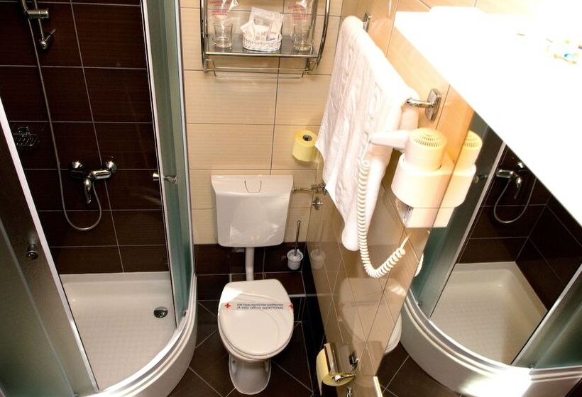 Triple Room Sea View, Vila Tina