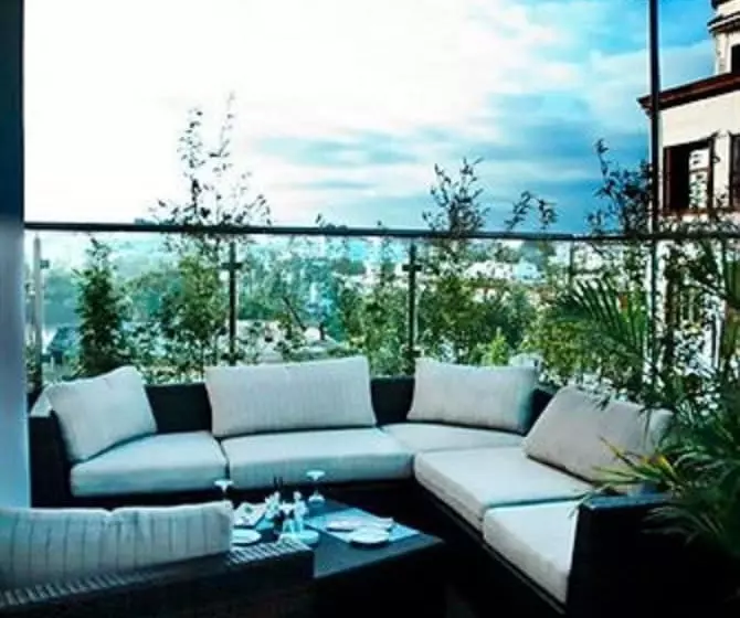 سوییت اجرایی, Park Suites Hotel & Spa Luxury Boutique