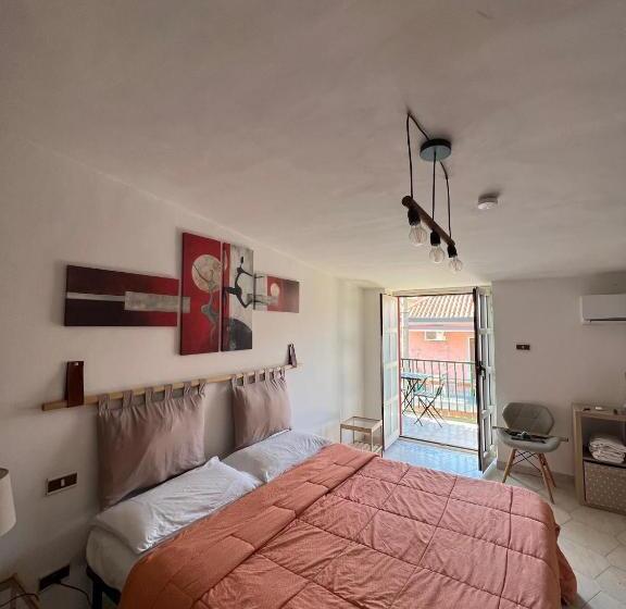 デラックスルーム, Little Sweet Escape