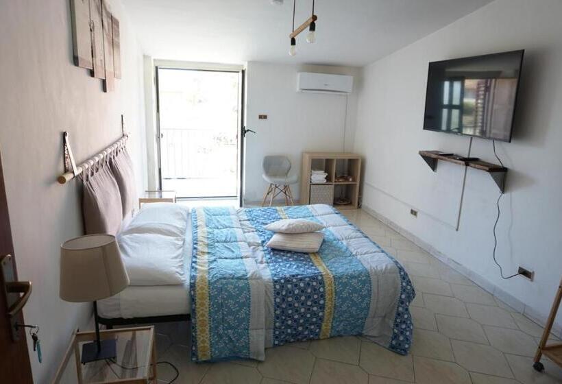 デラックスルーム, Little Sweet Escape