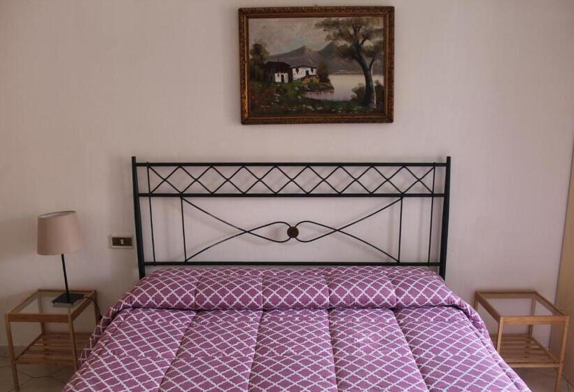 デラックスルーム, Little Sweet Escape