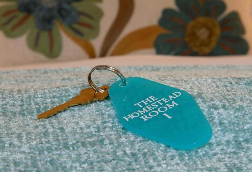 غرفة قياسية سرير كينج, The Homestead