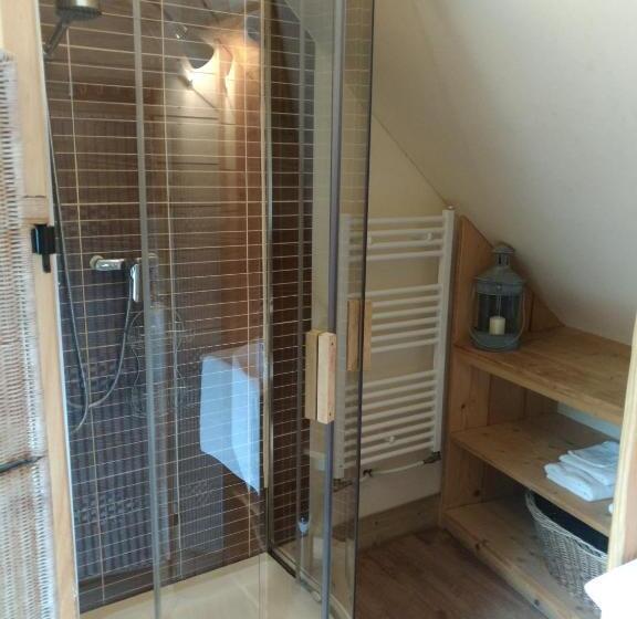 غرفة قياسية مطلّة علي الحديقة, Arrest En Baie