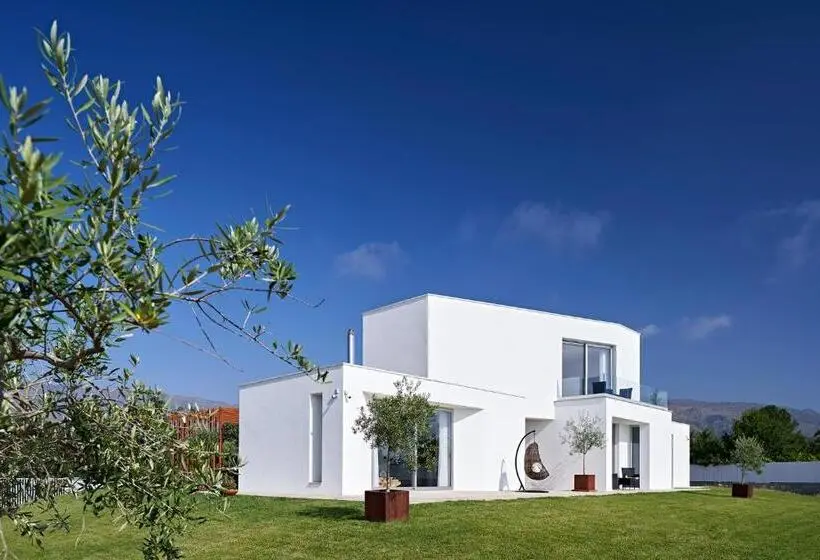 ビラホテル１ベッドルーム, Oliveira House