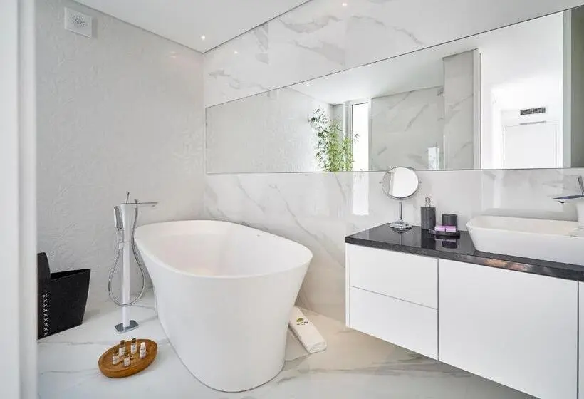 デラックススイート, Oliveira House