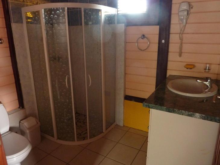 بانگلوی استاندارد, Résidence La Pointe Marine