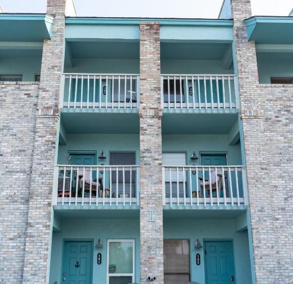 침실 1개 발코니 아파트, South Padre Island Condo Is Walking Distance To The Beach, Sleeps 6, Third Floor, 2024 Traveler Awar