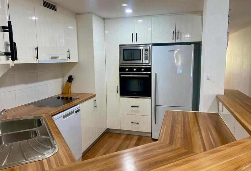 Апартаменты 1 Спальня с Видом, Beachview Apartments At Villa Paradiso