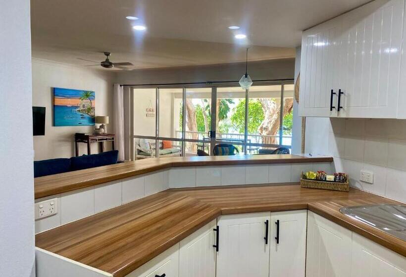 Апартаменты 1 Спальня с Видом, Beachview Apartments At Villa Paradiso