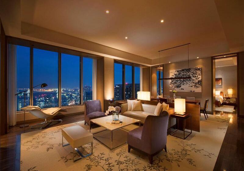 اتاق لوکس, Anggun Boutique