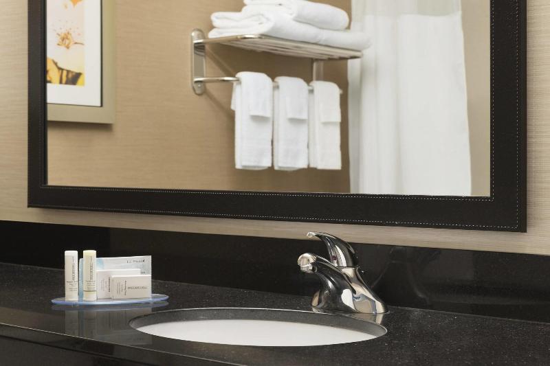 اتاق کلاسیک, Anggun Boutique