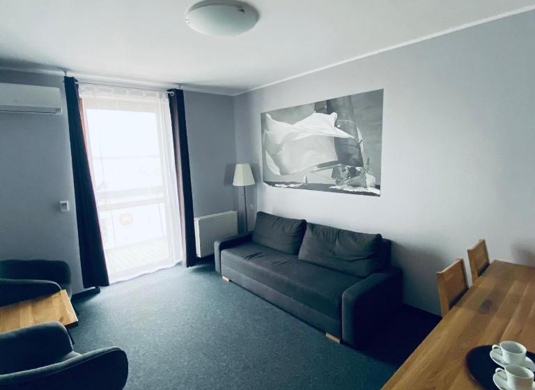 إستديو قياسى مزود بشرفة, Galion