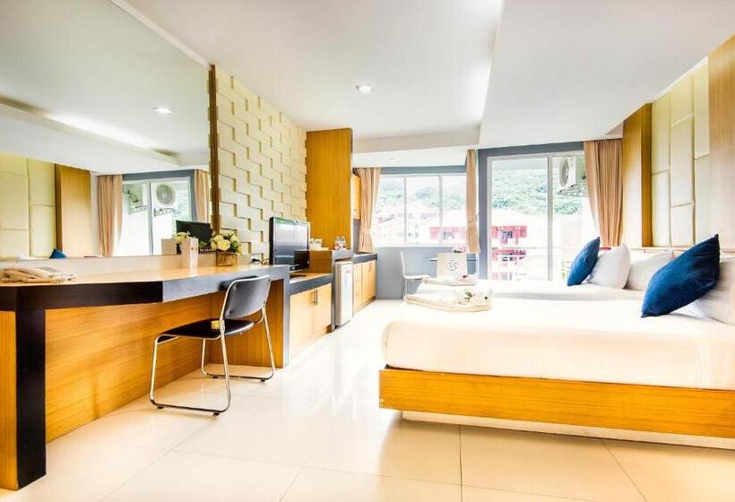 Номер Deluxe Кровать Кинг, Hallo Patong