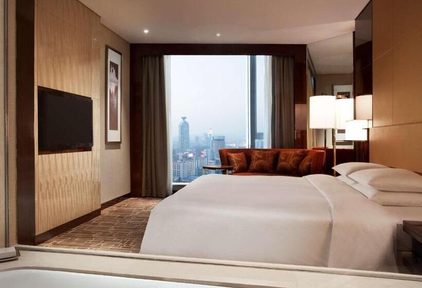 Номер Клуб, Hyatt Regency Jinan