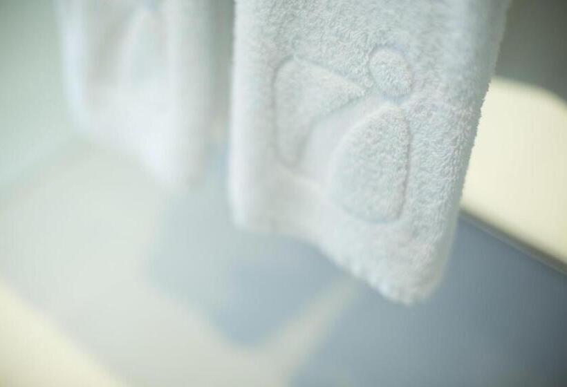 اتاق لوکس با تخت بزرگ, Iclub Wan Chai