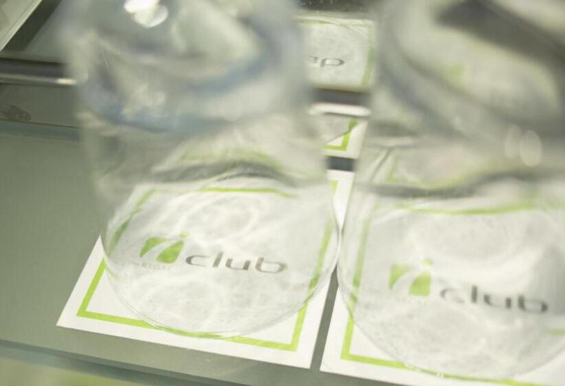 سوئیت پریمیوم 2 خوابه, Iclub Wan Chai