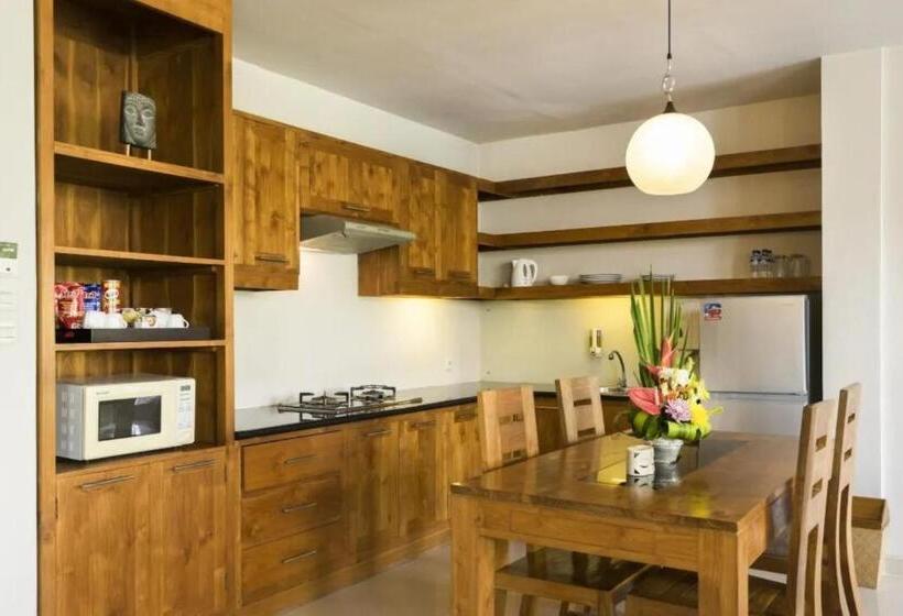 Люкс, Kokonut Suites