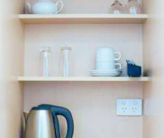 חדר משפחתי, Miami Hotel Melbourne