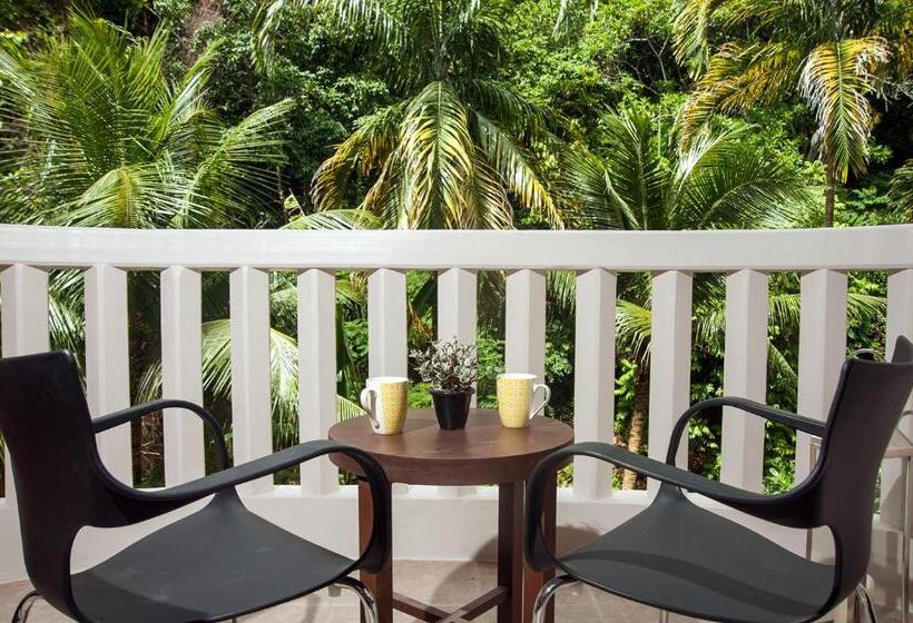 디럭스 룸, Ratana Hill Patong