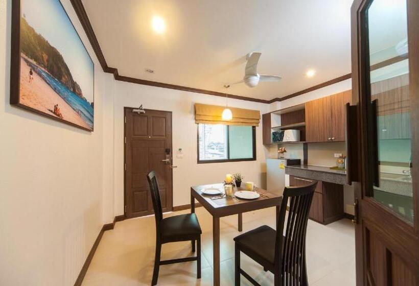 Номер Deluxe, Ratana Hill Patong