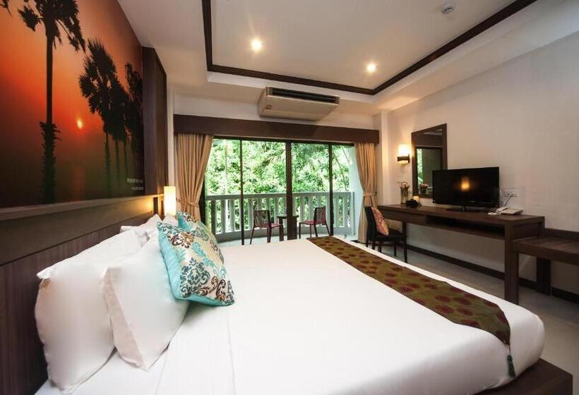 Номер Deluxe, Ratana Hill Patong