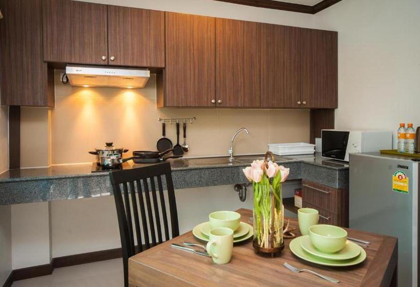 디럭스 룸, Ratana Hill Patong