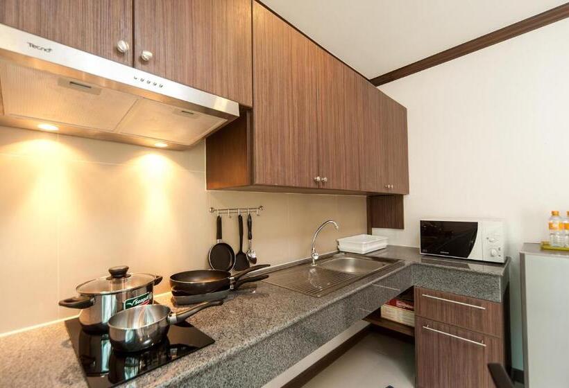 Номер Deluxe, Ratana Hill Patong