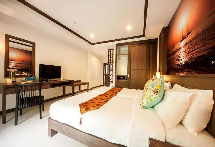 Номер Deluxe, Ratana Hill Patong